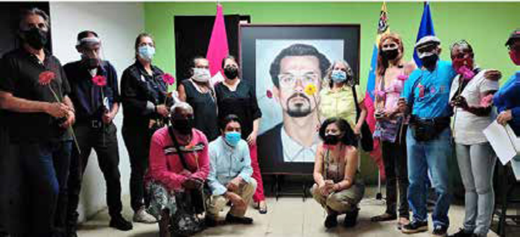 Honran memoria de Carlos en el exterior