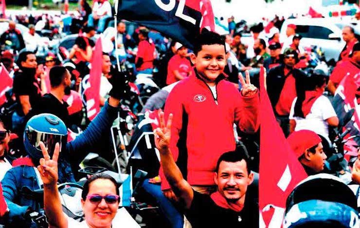 Pueblo-Presidente celebra jubiloso el 46/19 de la RPS