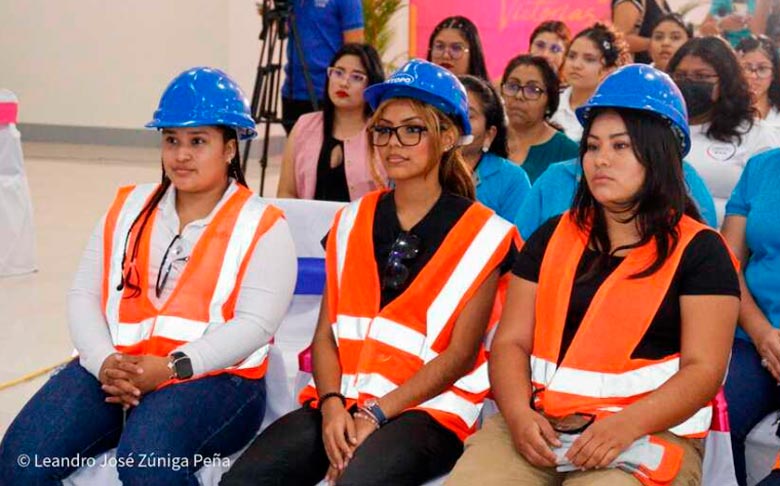 Foto del encuentro nacional "Mujeres, Ciencia y Tecnología"