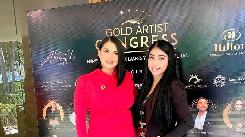 Joven madre que emprende con dedicación y disciplina
