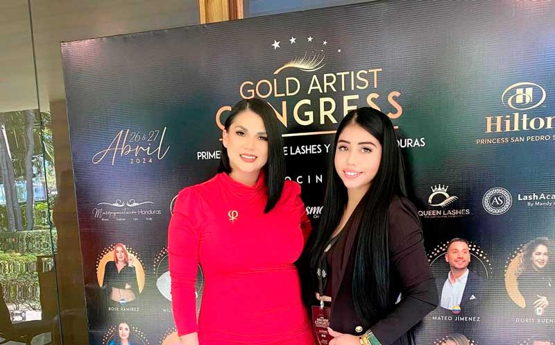 Joven madre que emprende con dedicación y disciplina