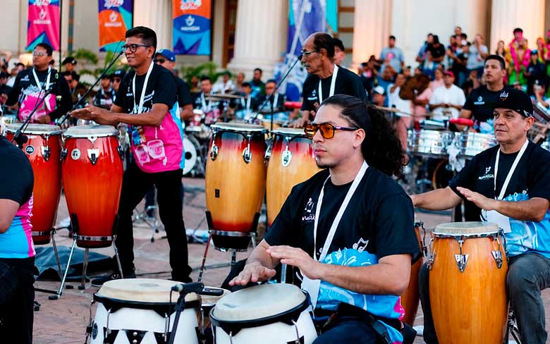 Músicos hacen vibrar la Plaza de la Revolución