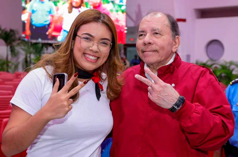 Desborde juvenil en el natalicio de Sandino
