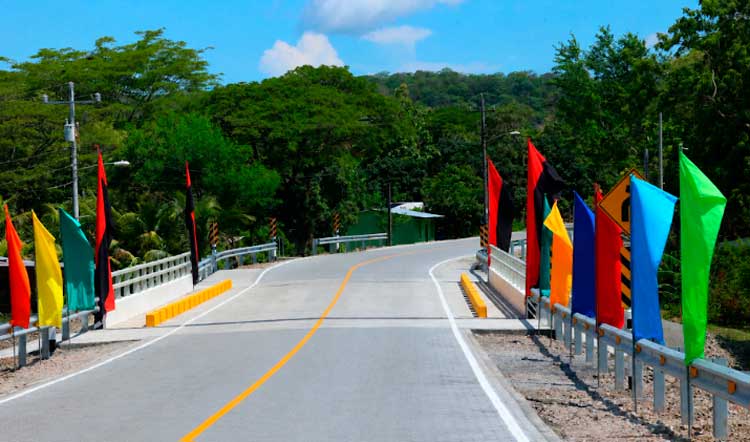 Familias nicaragüenses reciben más carreteras