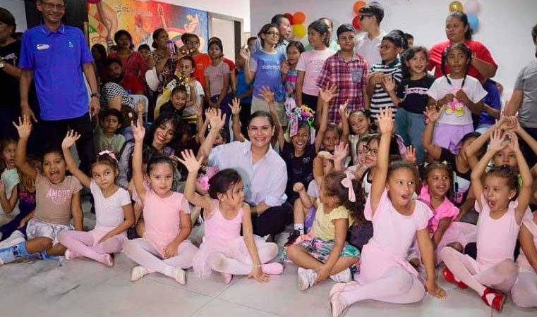 ALMA realiza jornada cultural con niños y niñas
