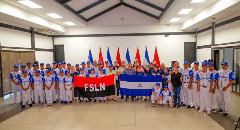  Abanderan delegaciones deportivas infantiles