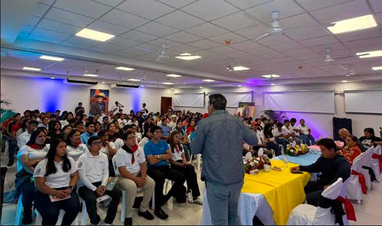 Comunicadores nicaragüenses continúan fortaleciendo conocimientos