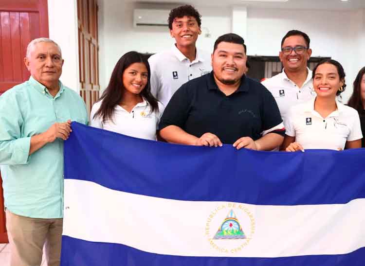 Abanderan a selecciones a competencias internacionales