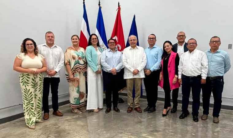 Nicaragua y Costa Rica firman acuerdo para eliminar la malaria