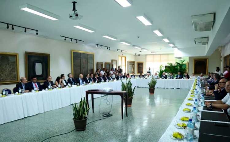 Continúa proceso de consulta con sector financiero