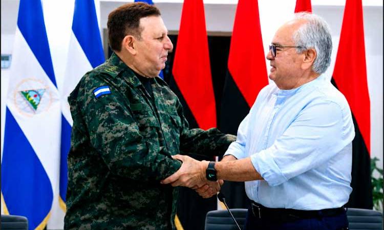 Con el Ejército se inicia proceso de consultas de reformas constitucionales