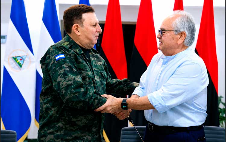 Con el Ejército se inicia proceso de consultas de reformas constitucionales