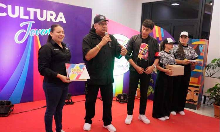 MCLR rinde homenaje a artistas de la Revolución
