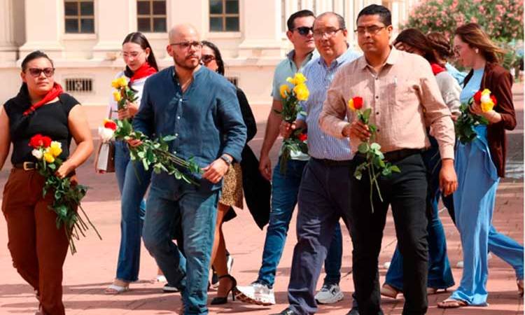 Instituciones y organizaciones rinden homenaje por el natalicio de Tomás