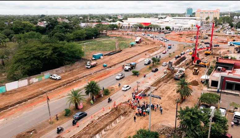 Supervisan construcción del tramo III de la Pista Héroes de la Insurrección